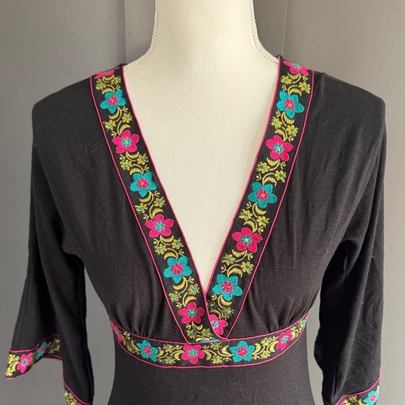 Rave Women’s Black Mini Dress with Floral Embroidery Size XS - Picture 2 of 9